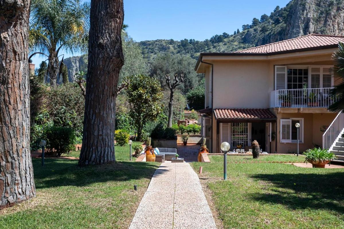 Donna Amalia Villa In Mondello Palermo Bagian luar foto